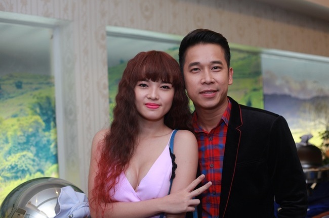 Bạn gái Lê Hoàng The Men khoe vòng một cực gợi cảm
